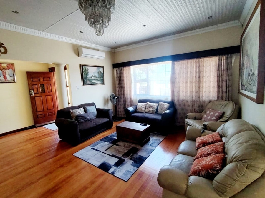 6 Bedroom Property for Sale in Baysville Eastern Cape